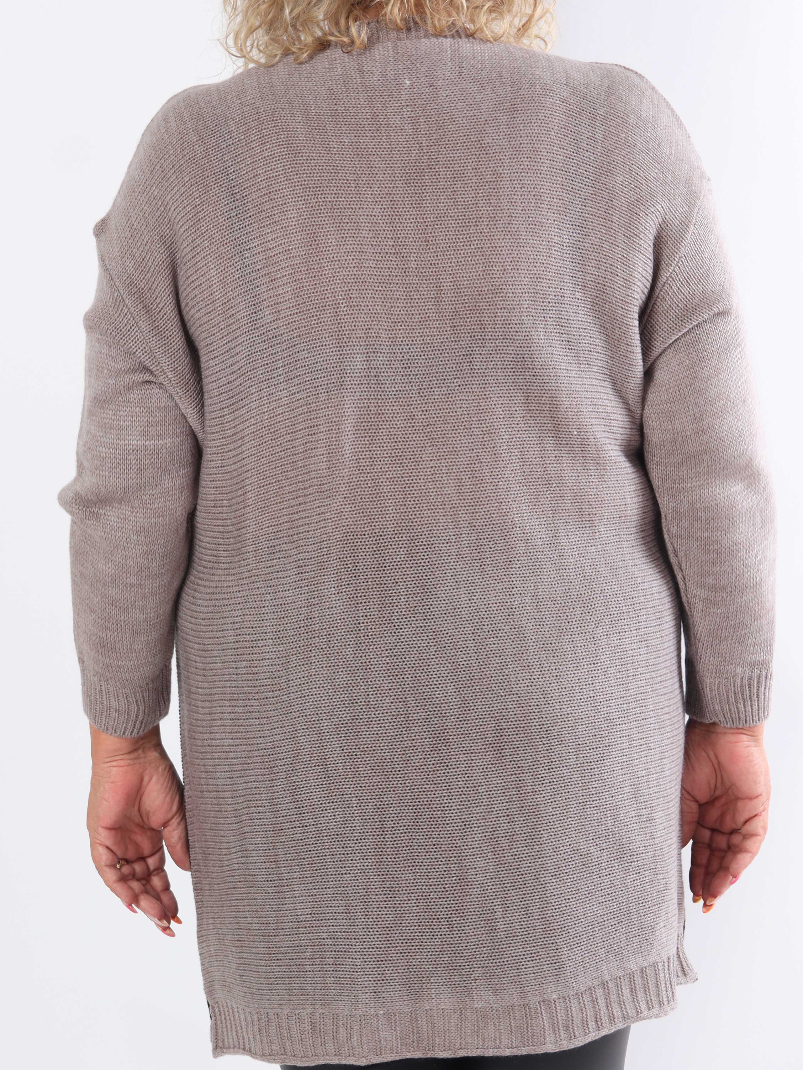 Amara - Tofarvet plus size strikkjole med gulddetaljer